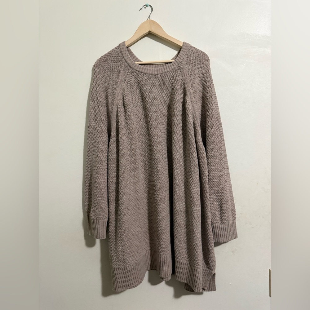 Old Navy Textured Knit Sweater in Beige